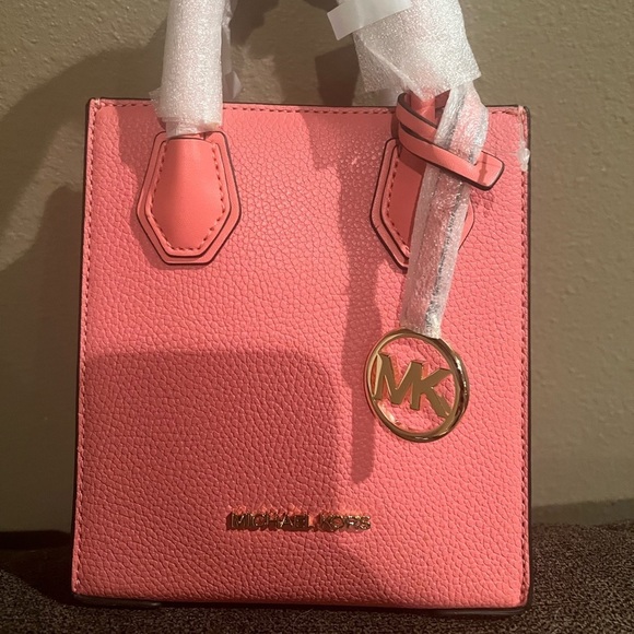 Michael Kors Brand new,never used,Mercer ExtraSmall Pebbled Leather Crossbody - Picture 3 of 9